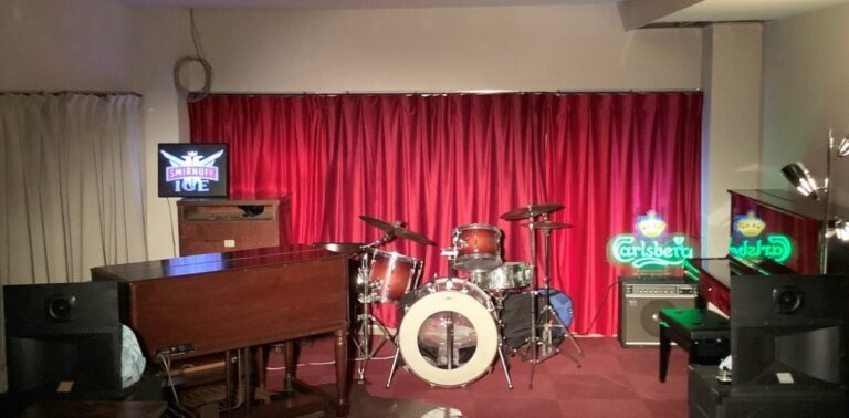 LIVE BAR ケセラ
